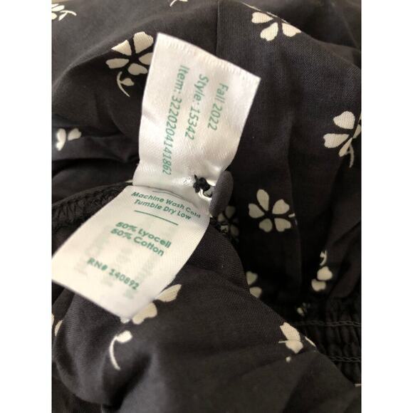 Marine Layer Gabrielle Top Floral Smock Peplum Blouse Black Modern Ditsy NWT XS - Picture 7 of 8